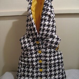 GYMBOREE childs puffer vest 12-24 months, excellent condition